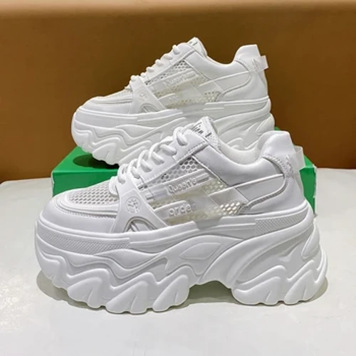 Hvite Chunky joggesko kvinner Ny 2024 Sommer skjult hæl plattform Sport far sko dame snøring pustende mesh fritidssko 8 cm