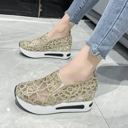 Plataforma ziriak Emakumezkoen oinetakoak Loredun brodatuak sareko oinetakoak Emakumeentzako zapata informalak takoidun erosoak Tenis Feminino