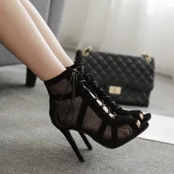 Nyt modeshow Sort net stof krydsrem Sexet højhælede sandaler Kvinde Sko Pumps Snørebånd Peep Toe Sandaler Casual Mesh