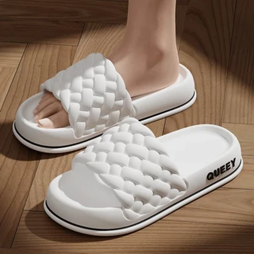 Sommer Kvinder Tykke Hjemmesko Sål Strandrutsjebaner Badeværelse Anti-Slip Bløde Sandaler Mode Dame Cloud Sko