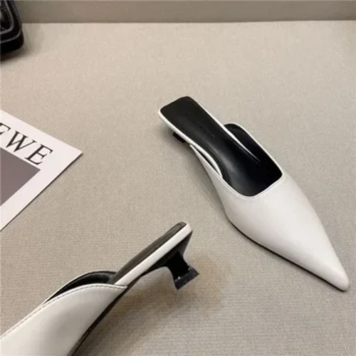 Leto Nové Papuče na nízkom podpätku Zavrieť špička Outdoor Mules Ležérne Lodičky Street Style Žena Sandále Slip on Half Slips Mokasíny