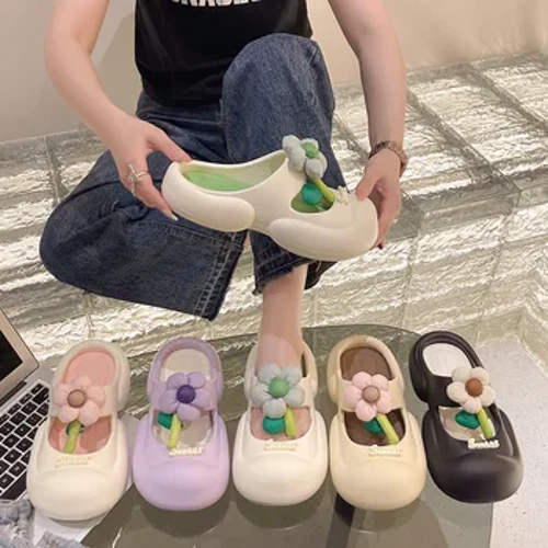 Fritidstofflor Kvinnor Hem Blomma Designer Skor Flickor Trend Sandaler Sommar Strand Söta Mules Mode Inomhus Plattform Slides Platta