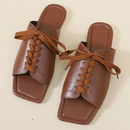 Retro-Hausschuhe mit flachen Absätzen 2024, Damen-Hausschuhe für drinnen und draußen, neu, lässig Gekreuzte Strandsandale mit Schnürung für Damen im britischen Sommerstil