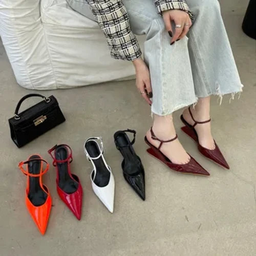 Sandals SÚil Pointe 2023 Búcla na mBan Méid Mór Bróg Mná Compord Leathar Nua Cailíní Móra Beige Strap Faisean Íseal Fabraic Rom