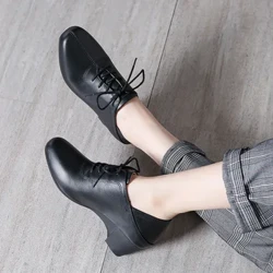 Esgidiau Gaeaf Lledr Ddiffuant i Fenywod Sodlau Canolig Bloc Heel Merched Esgid Cyfforddus Loafers Du Rom Strap Esgidiau lledr