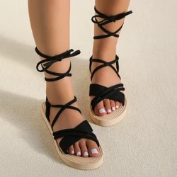 Kadın moda trendi, kaymaz, aşınmaya dayanıklı, rahat, yumuşak tabanlı, kumaş askılı, düz sandaletler