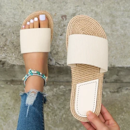 Kadın moda trendi kaymaz aşınma rahat yumuşak tabanlı düz sandaletler parmak arası terlik