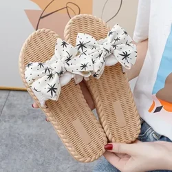 Pantoufles Vêtements d'extérieur pour femmes À la mode Muet Antidérapant Déodorant Résistant à l'usure Léger Polyvalent Ins Style Coréen Sandales