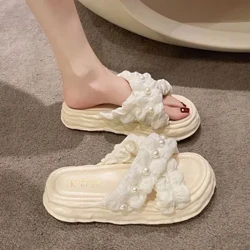 2024 Inkundla Entsha Yesitayela Senganekwane Encibilikisiwe Izicathulo I-Seaside Beach Slippers Ins I-Pearl Sandals Yezingubo Zangaphandle Zabesifazane