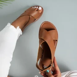 Damskor på rea 2024 Nytt modespänne Damsandaler Sommar Solid Utomhus Platt Fritidskläder Dam Strandsandaler Zapatos