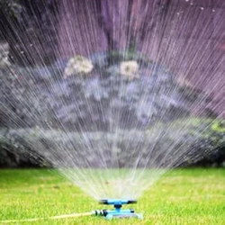 I-Hot Adjustable Trigeminal Nozzle Lawn Garden Irrigation Sprinkler engu-360 Degree I-Automatic Rotating Sprinkler Izitshalo Izimbali