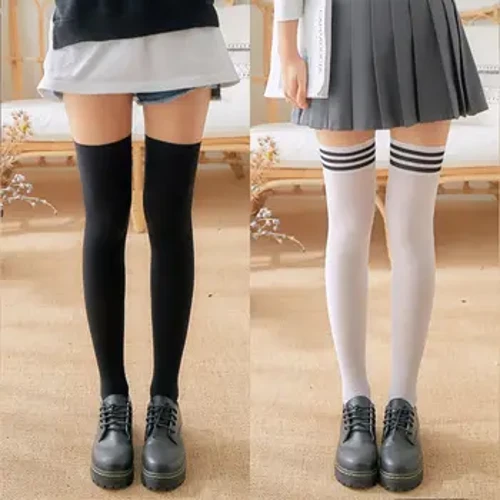 Nei Sexy Medien Schwaarz Wäiss gesträifte Long Socken Frae Velet Iwwer Knéi Oberschenkel Héich Strümpfe Meedercher Anime Lolita Cosplay Kostümer