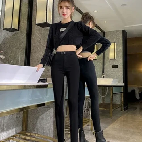 2024 Ropa exterior de estilo coreano, pantalones vaqueros negros puros adelgazantes, pantalones vaqueros ajustados de primavera y otoño, pantalones negros pequeños con doble botón y pies pequeños