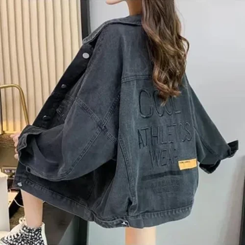 Veste en jean massif vintage pour femmes 2024 Nouvelle mode simple poitrine de baisse des couilles de streetwear femelle veste en jean