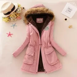 2023 Ny höst Vinter Kvinnor Bomullsjacka Vadderad Casual Slim Coat Broderi Huvparkas Vadd Varm överrock Modeparkas