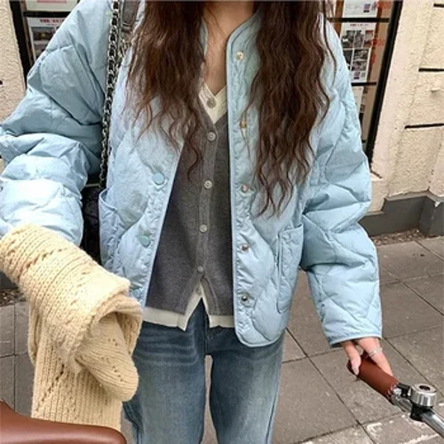 Moethus-B 145USD Sky Blue Cwilt Padded Cotwm Parkas Côt Hydref Gaeaf Solid Siaced Myfyrwyr Achlysurol Rhydd Merched Melys