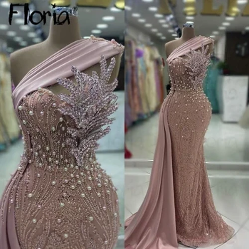 Sparkly Blush Pink One Shoulder Lång Aftonklänning Pärlor Side Tail Bröllopsfestklänning Dubai Formella balklänningar för kvinnor