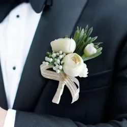 “Boutonnieres” gülleri emeli bägüller Silüpek pil süňkünden ýasalan korsage düwmesi Giýewler Erkekler üçin toý esbaplary