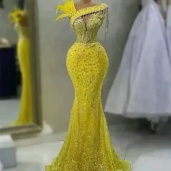 Màu Vàng sang trọng Váy Đầm Dạ đính cườm Kim Sa Lấp Lánh Lông Vũ Vũ Hội Bóng Đầm Nàng Tiên Cá Tua Rua Tầng Chiều Dài Châu Phi Cô Dâu Đồ Bầu 2024