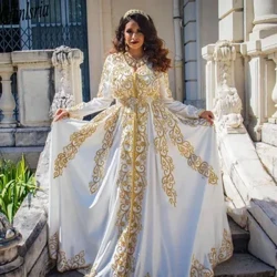 Vintag White Ma -rốc Caftan Váy dạ hội Gold Applique Ả Rập Xê Út dịp đặc biệt Áo dài chính thức với tàu hỏa