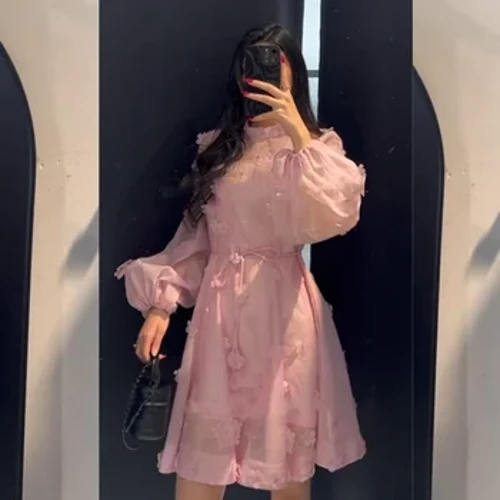 Vestido de noiva com apliques de jérsei drapeado linha A gola alta sob medida Vestidos na altura do joelho
