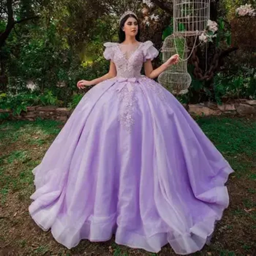 Gwisg bêl lelog Quinceanera Gŵn Tywysoges Gwisgoedd Parti ar gyfer Pen-blwydd Sgŵp Llewys Byr Pefriog Tulle Gynau Melys 15 Mlynedd