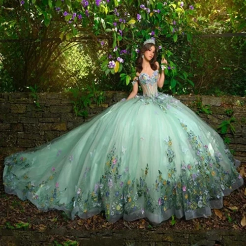 2024 Quinceanerako soineko berde argia bola-soinekoa 3D tximeleta-aplikatua Beading Tull kortsea Sweet 16 Dress De 15 Anos