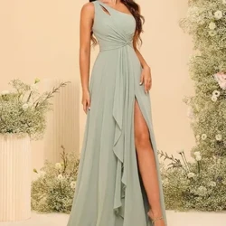 Robe de demoiselle d'honneur en mousseline de soie, asymétrique épaule dénudée plissée, longue robe formelle pour femmes avec fente, robe de soirée de printemps, nouvelle collection 2024
