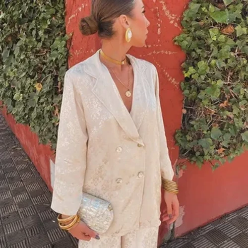 Elegantiškas moteriškas, gėlėmis margintas rinkinys, laisvalaikio laisvi marškiniai su dvigubu atvartu ilgomis rankovėmis + kelnių kostiumas aukštu juosmeniu, 2024 m. pavasario apranga