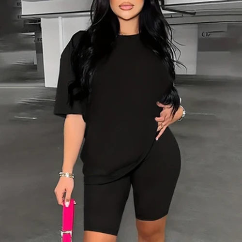 Fréijoer / Summer Zolitt Faarf Zwee Stéck Set Short Sleeved Shoulder Drop fir Casual Wear TT-Shirts a enk Shorts Dame Kleeder