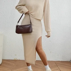 Gilet senza maniche diviso casual in maglia a righe a maniche lunghe con set di abiti avvolti sui glutei per donna