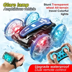 Gluaisteán nua LED Amphibious RC Rialú cianda carr stunt uiscedhíonach taobh dúbailte tiomáint srutha smeach 360 ° rothlú carranna rc Bréagán páistí