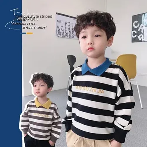 Pojkpikétröja Sweatshirt 2023 Ny vår/höst randig topp Babykläder i koreansk stil