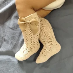 Calzini per neonate Calzini per neonati traspiranti in rete di cotone con fiocco in stile spagnolo per bambini 0-5 anni