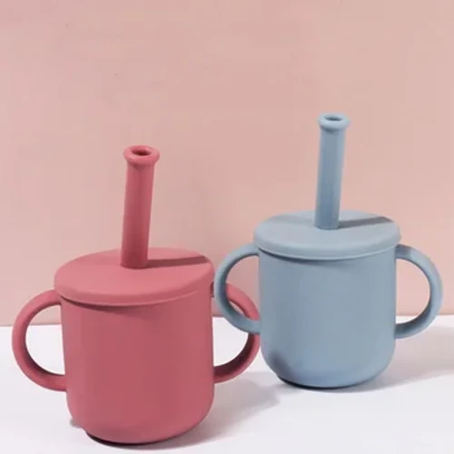 Gobelet en Silicone pour bébé de 150ML, tasse de boisson Portable en paille, anti-fuite pour enfants, biberon d'alimentation pour grand-mère, tasse de sevrage Led pour bébé