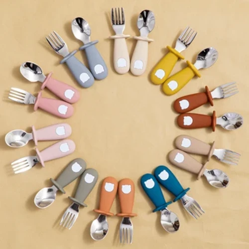 Novo design conjunto de colher e garfo para alimentação de bebês, conjunto de colher e garfo de silicone sem bpa com desenho de urso, utensílio inoxidável para crianças