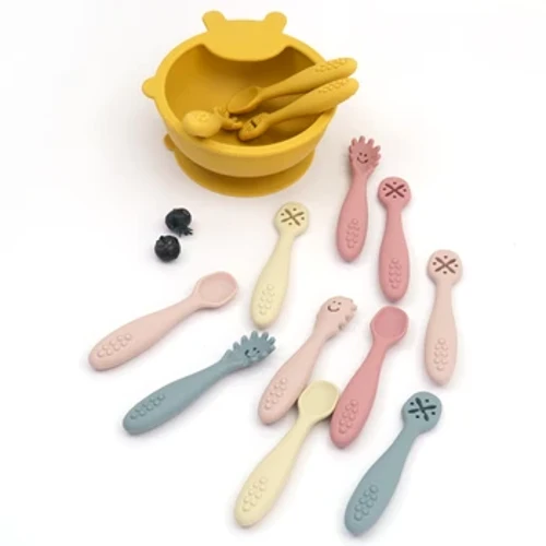 3PCS Kawaii Baby Léier Läffelen Geschir Set fir Puppelcher Füttern Dëscher Baby Silikon Teether Spillsaachen Training Besteck Baby Stuff