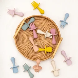 2 unids/set de Mini tenedor de silicona sin BPA, cuchara para aprender a alimentar a bebés, comida sólida, vajilla para niños, utensilios de entrenamiento para recién nacidos