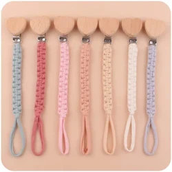 Handgemaachte Krochet Koteng Baby Pacifier Kette Holz Häerz Form Dummy Holder Clip Fir Zänn Infirmière Kauen Spillsaachen Dusch Kaddo