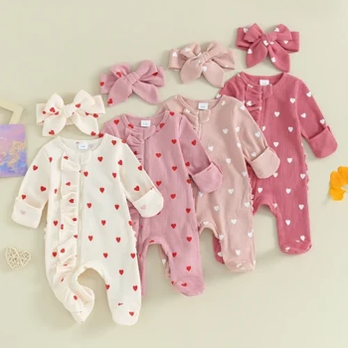 Pudcoco Bebek Kız Sevgililer Günü Ayak Koruyucu Tulum Uzun Kollu Mürettebat Boyun Kalp Baskı Fırfır Fermuar Footies Kafa Bandı ile 0-6 M