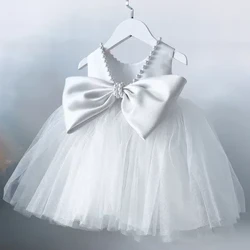 Kichkintoylar uchun yozgi ko'ylaklar 1-tug'ilgan kun suvga cho'mdirish ziyofati Bolalar bog'ichsiz kamon Yoqimli oq ko'ylak munchoqli to'y marosimi Kichkintoylar Vestidos
