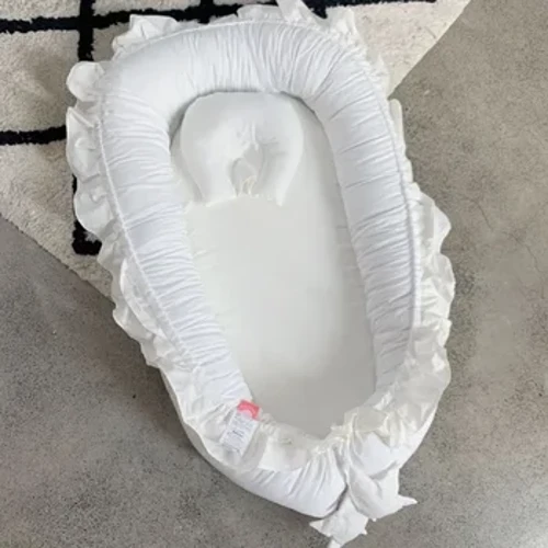 Culla pieghevole portatile comoda ed elegante regolabile con culla ergonomica e design portatile
