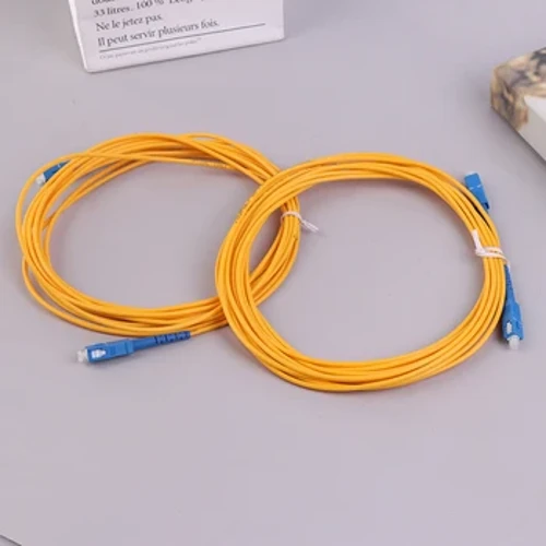 Cablu de fibră optică Simplex conform RoHs SC-SC de 3 metri Jumper Pigtail FTTH cu mod unic Stabilitate la temperatură ridicată Ce, Rohs, Fcc