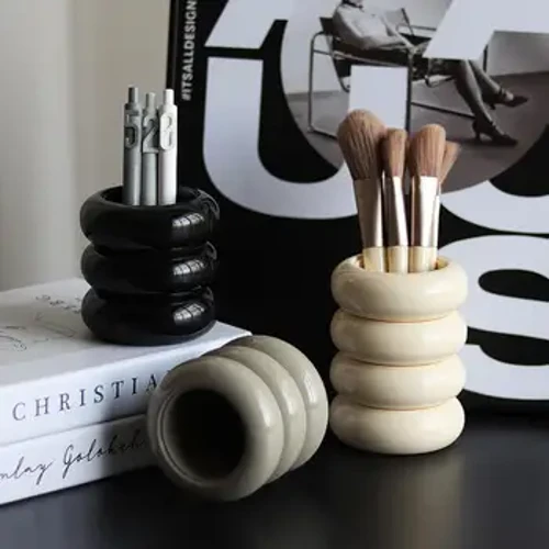 Creative Hollow Stars Pen Blyant Grydeholder Børste Opbevaringsbeholder Skrivebordsarrangør Plast Brevpapir Penholder Kontorartikler