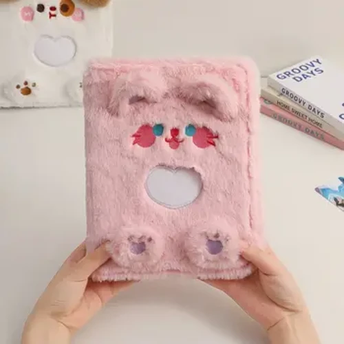 Gcwalisa kabusha Ikhasi Langaphakathi I-Plush Cat Binder Ikhava Ikhadi Lesithombe Le-Idol Leqabunga Le-Albhamu Yenothibhuku Evulekile Ikhava A5 Ama-albhamu Ekhadi Le-Fluffy Enezimbobo Eziyisithupha