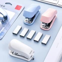 I-1pc I-Cute Macaron Color Mini Stapler Ye-Combo Yokubhala Yomfundi Setha I-Stapler Encane Elula Nezisekelo Zephepha Elihlanganisayo