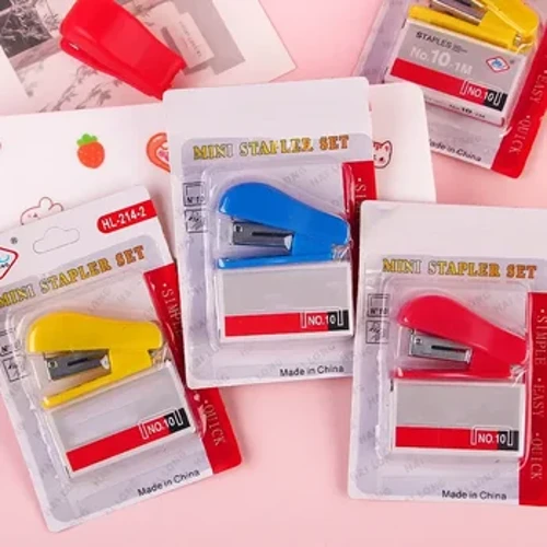Warna Acak Stapler Solid Alat Tulis Kantor Lucu Mini Tanpa Stapler Siswa Menggunakan Plastik Portabel Kecil untuk No. 10 Staples