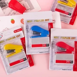 Stapler Lanu Fa'afuase'i (Stapler) Meatusi a le Ofisa Mana'i Uila E aunoa ma le Stapler Tamaiti a'oga Fa'aaogā La'ititi Palasitika feavea'i mo Numera 10 Staples.