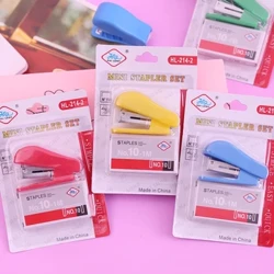 Mini Stapler Portable Stapler Mga Kagamitan sa Opisina para sa Mga Mag-aaral na Bata Built-in na Staple Pins Remover