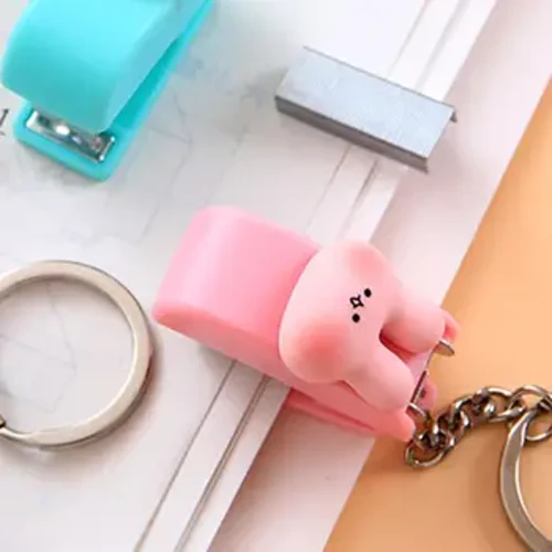 Cute Mini Stapler Portable Kawaii Staples Key Zynjyr Stapler Bracket Stapler Kanselýariýa Kanselýariýa Keychain Mekdebi I3S2